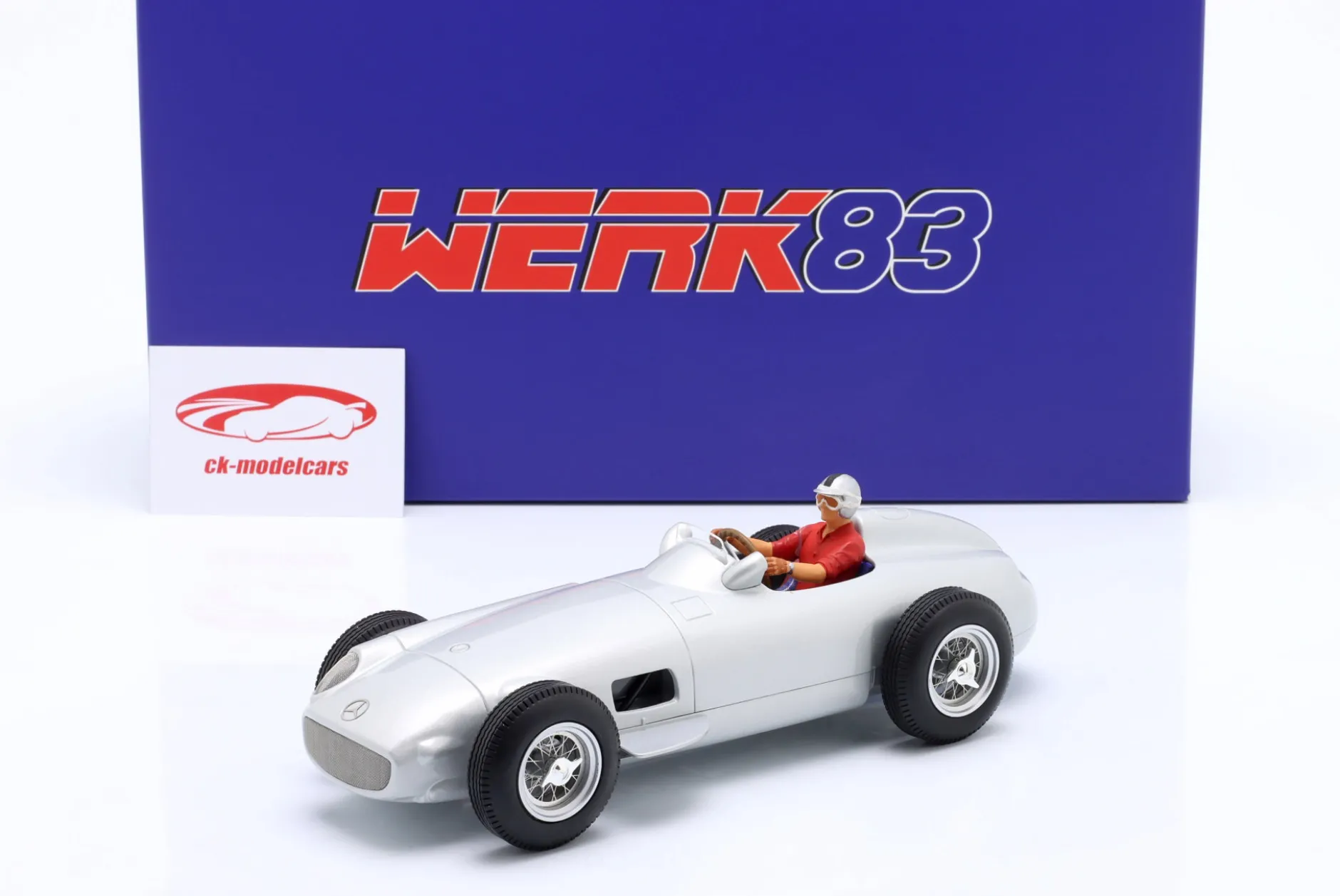 Mercedes-Benz W196 Plain Body Edition Formel 1 1955 mit Fahrerfigur 1:18 WERK83