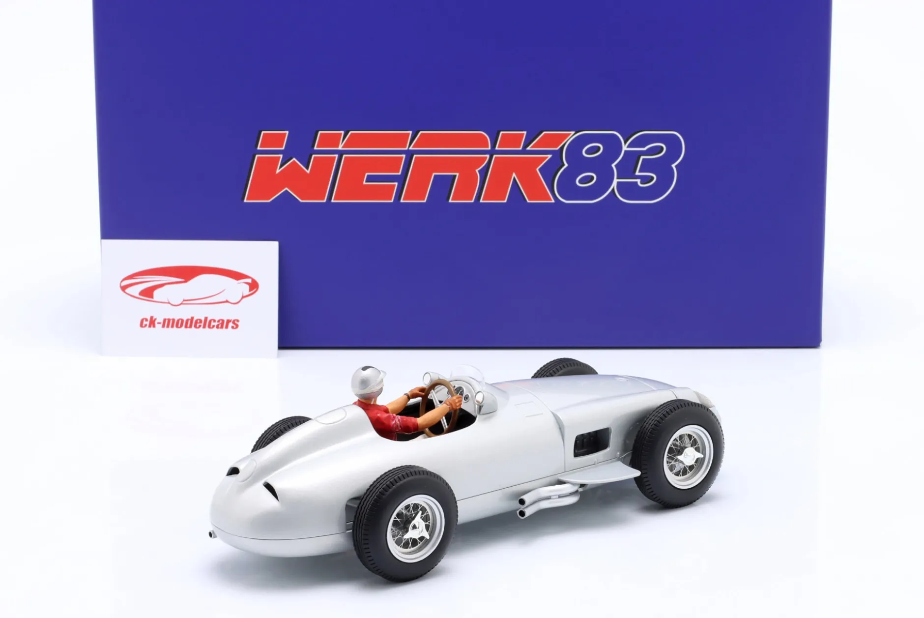 Mercedes-Benz W196 Plain Body Edition Formel 1 1955 mit Fahrerfigur 1:18 WERK83
