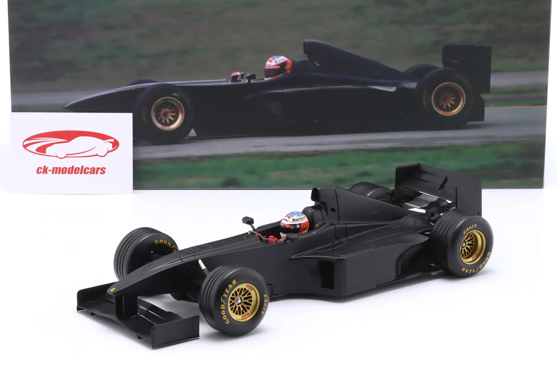 Michael Schumacher Ferrari F300 Test Car Fiorano Formel 1 1998 1:18 WERK83