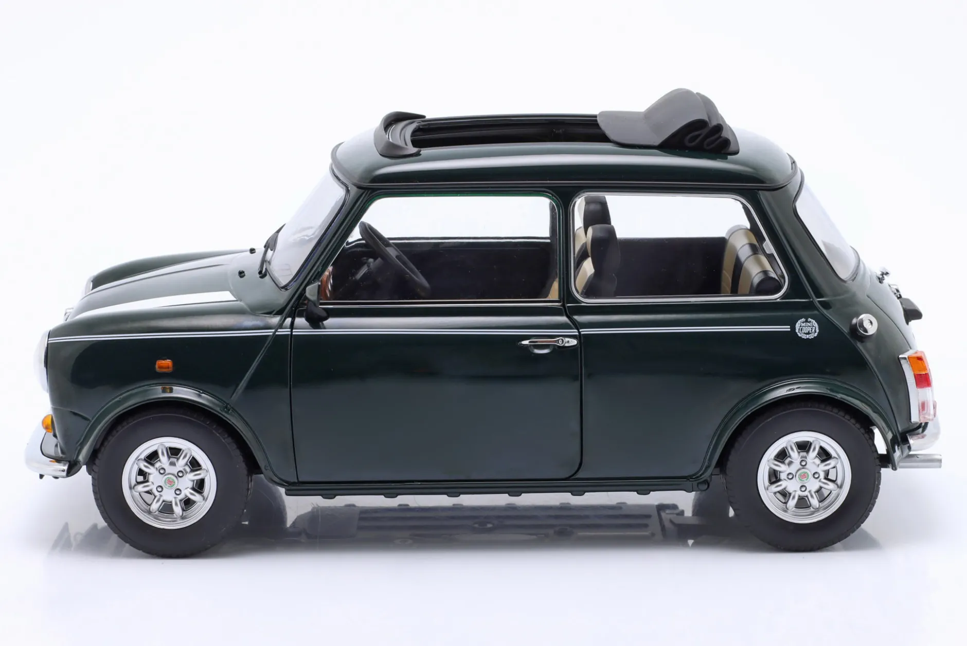 Mini Cooper mit Schiebedach dunkelgrün / weiß RHD 1:12 KK-Scale