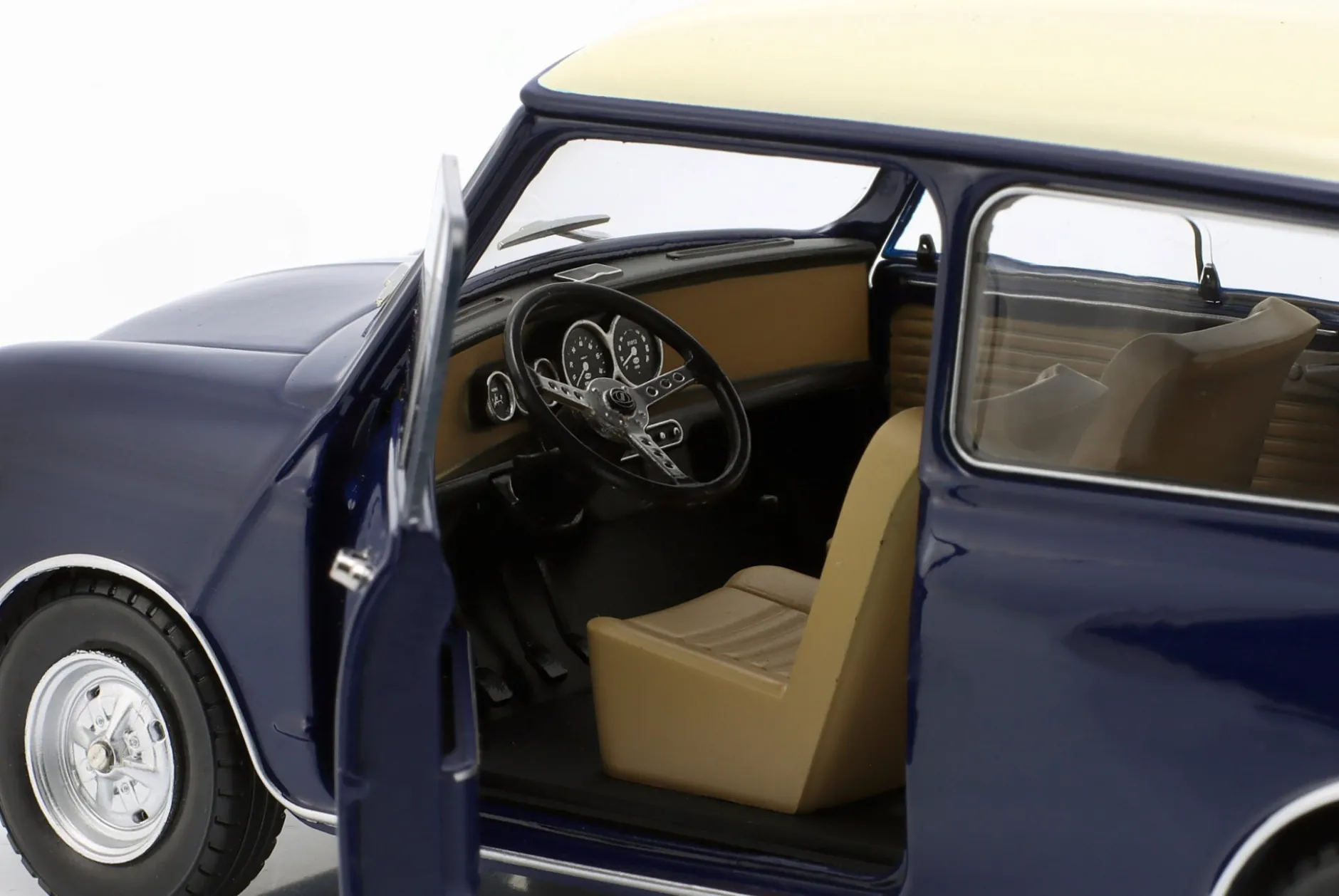 Mini Cooper MK2 Baujahr 1968 blau, beige 1:18 Mitica