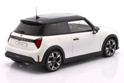 Mini Cooper S Baujahr 2025 weiß metallic 1:18 OttOmobile