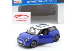 Mini Cooper SE (J01) blau / weiß 1:24 Maisto
