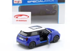 Mini Cooper SE (J01) blau / weiß 1:24 Maisto