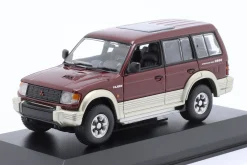 Mitsubishi Pajero LWB Baujahr 1991 dunkelrot metallic 1:43 Minichamps