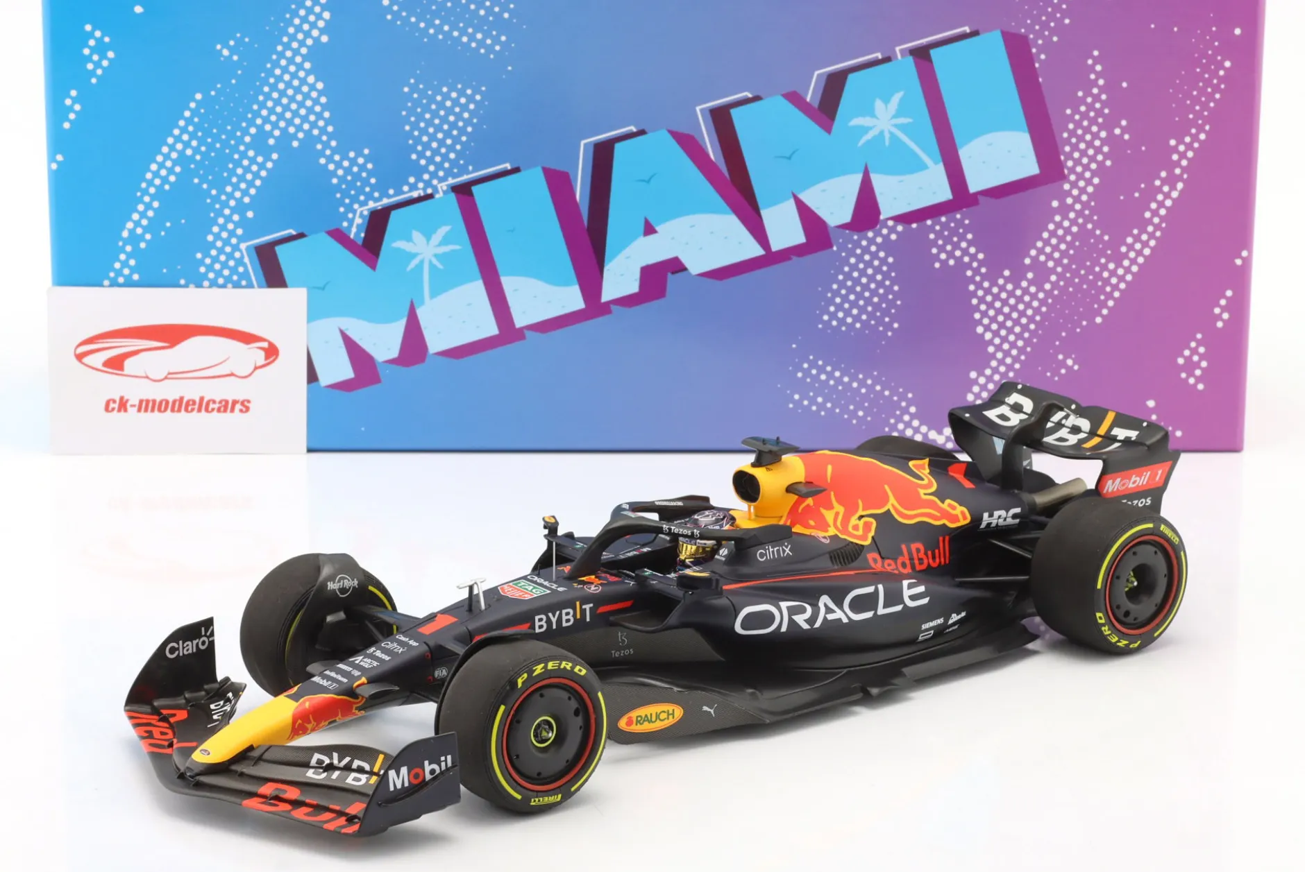 M. Verstappen Red Bull RB18 #1 Sieger Miami GP Formel 1 Weltmeister 2022 1:18 Minichamps