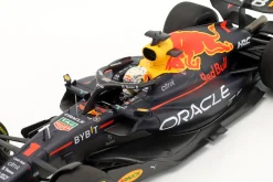 M. Verstappen Red Bull RB18 #1 Sieger Saudi Arabien Formel 1 Weltmeister 2022 1:18 Minichamps