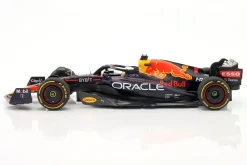 M. Verstappen Red Bull RB18 #1 Sieger Saudi Arabien Formel 1 Weltmeister 2022 1:18 Minichamps