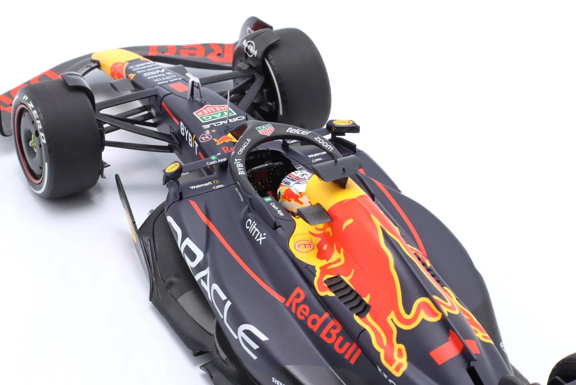 M. Verstappen Red Bull RB18 #1 Sieger USA GP Formel 1 Weltmeister 2022 1:18 Minichamps