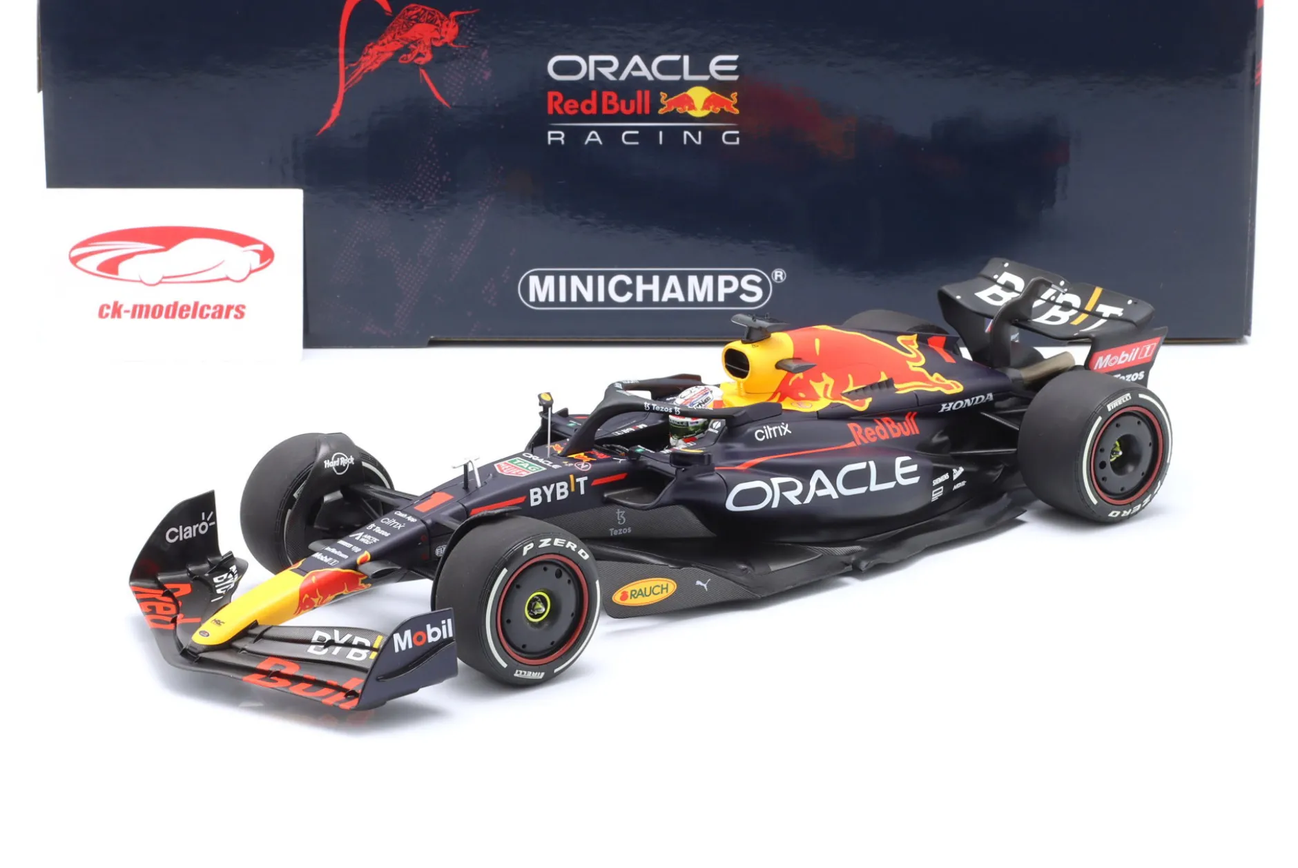 M. Verstappen Red Bull RB18 #1 Sieger USA GP Formel 1 Weltmeister 2022 1:18 Minichamps