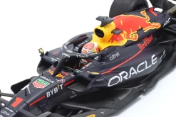 M. Verstappen Red Bull RB18 #1 Sieger Niederlande GP Formel 1 Weltmeister 2022 1:18 Minichamps