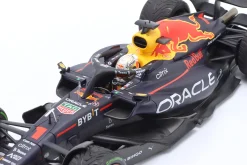 M Verstappen Red Bull RB18 #1 Sieger Japan GP Formel 1 Weltmeister 2022 1:18 Minichamps