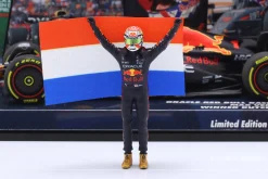 M. Verstappen Red Bull RB18 #1 Sieger Niederlande GP Formel 1 Weltmeister 2022 1:43 Minichamps