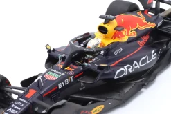 M. Verstappen Red Bull RB18 #1 Sieger Belgien GP Formel 1 Weltmeister 2022 1:18 Minichamps