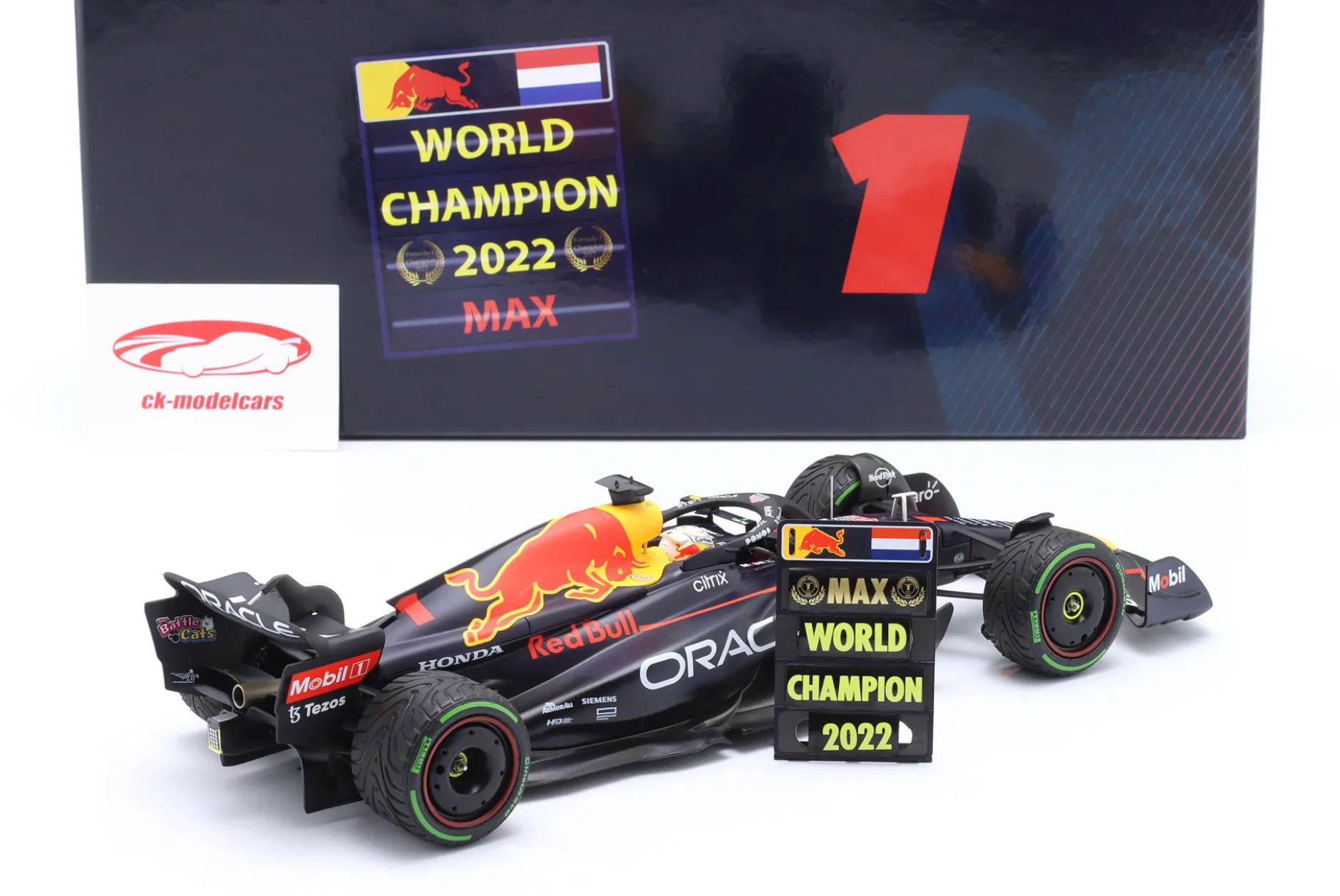 M Verstappen Red Bull RB18 #1 Sieger Japan GP Formel 1 Weltmeister 2022 1:18 Minichamps