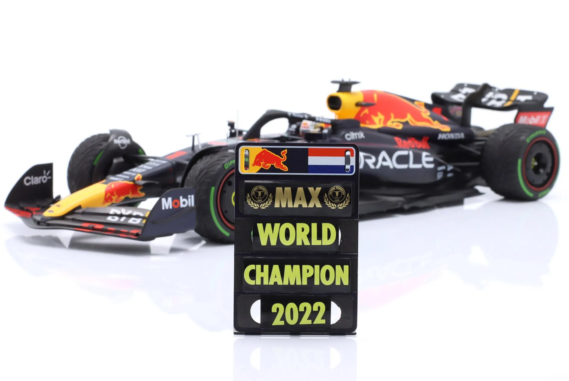M Verstappen Red Bull RB18 #1 Sieger Japan GP Formel 1 Weltmeister 2022 1:18 Minichamps