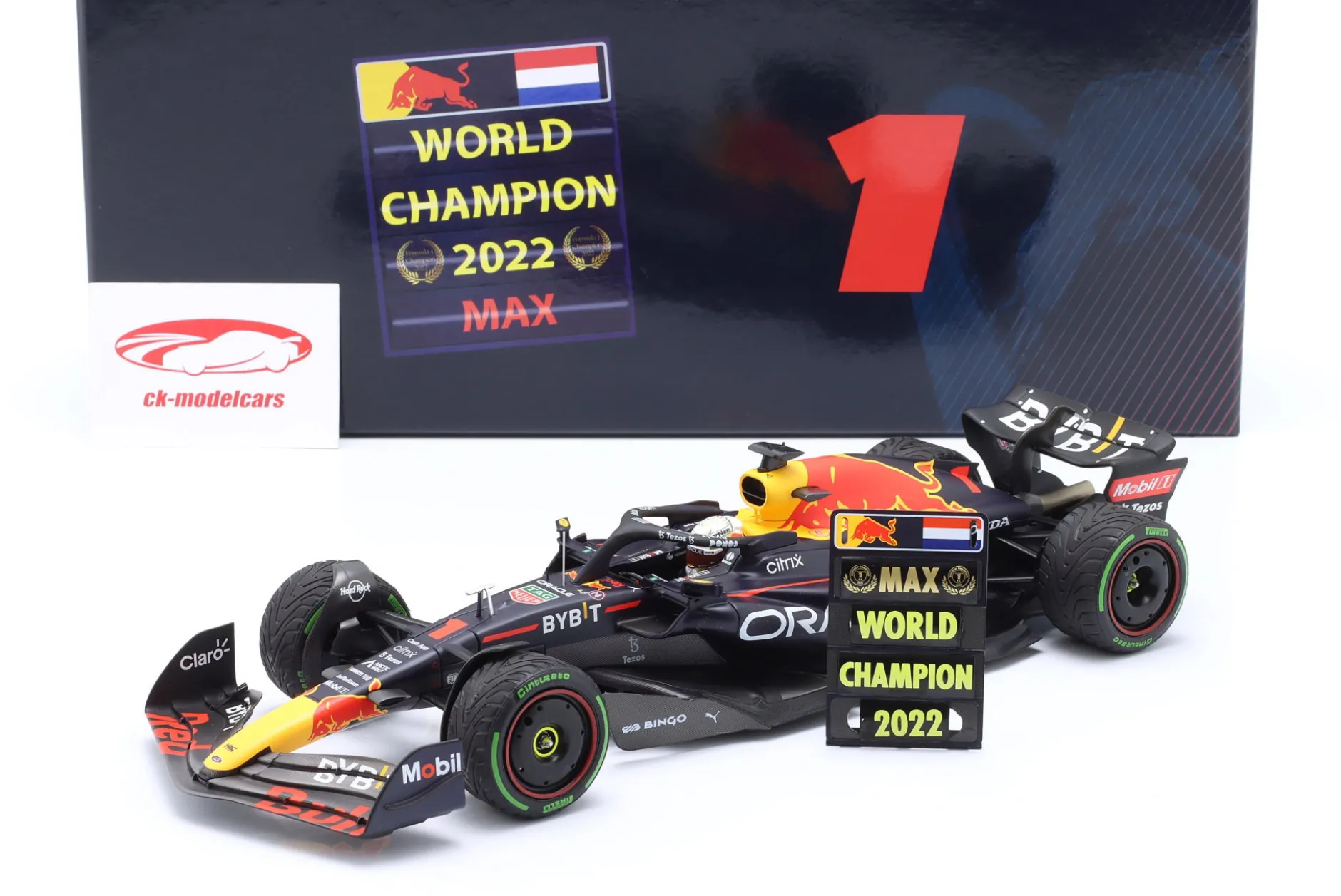 M Verstappen Red Bull RB18 #1 Sieger Japan GP Formel 1 Weltmeister 2022 1:18 Minichamps