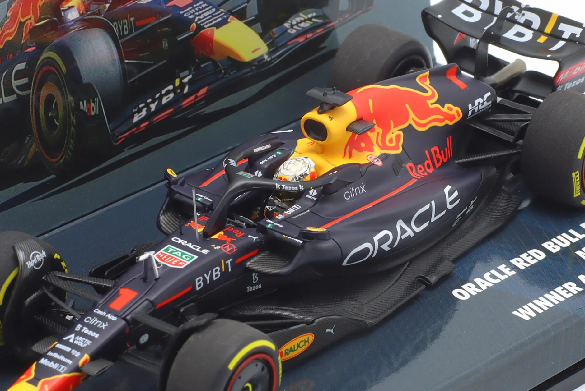 M. Verstappen Red Bull RB18 #1 Sieger Aserbaidschan Formel 1 Weltmeister 2022 1:43 Minichamps