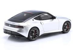 Nissan Fairlady Z Coupe Baujahr 2023 silber 1:18 Kyosho