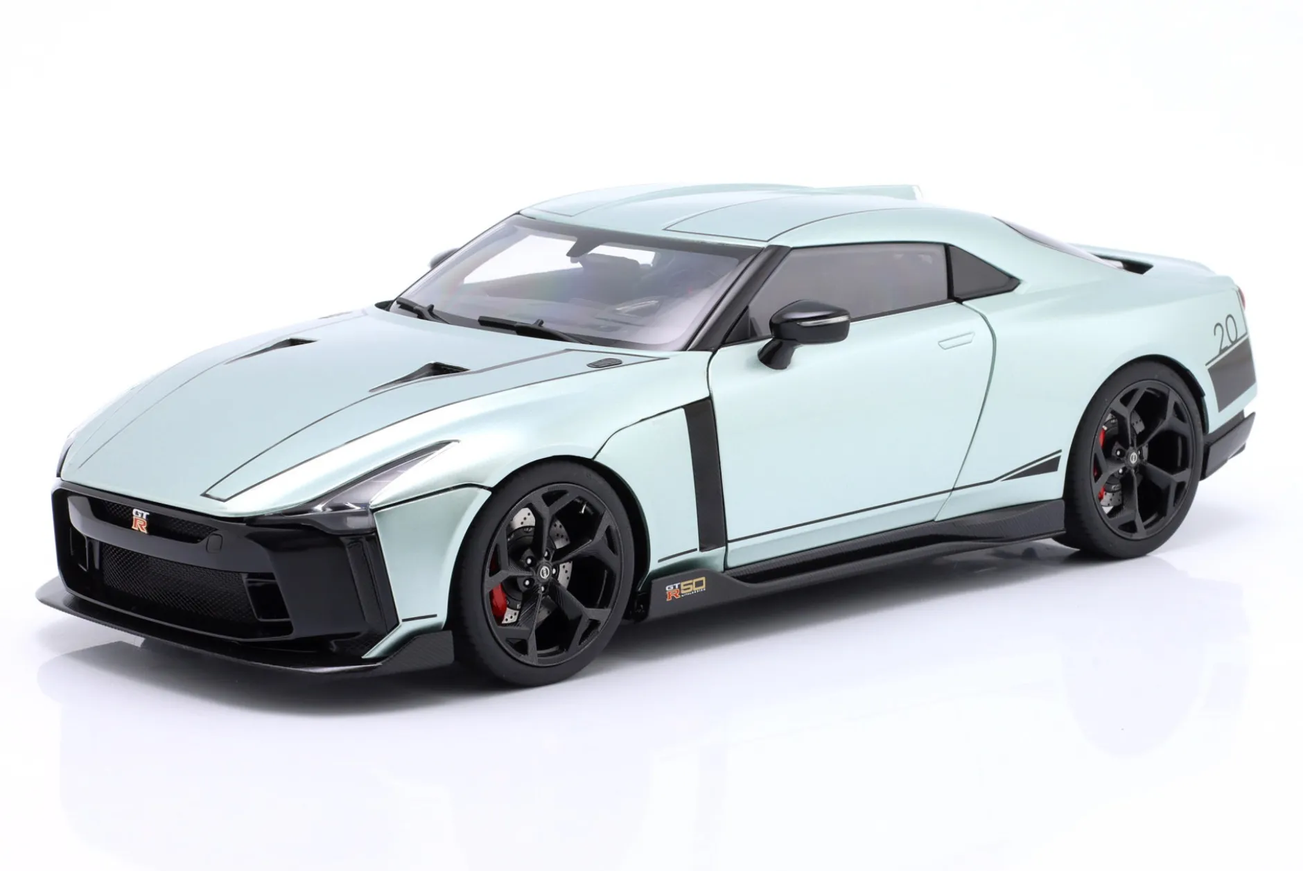 Nissan GT-R50 by Italdesign grün metallic / schwarz 1:18 AUTOart