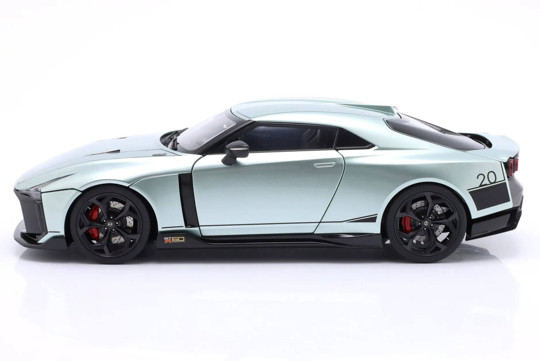 Nissan GT-R50 by Italdesign grün metallic / schwarz 1:18 AUTOart