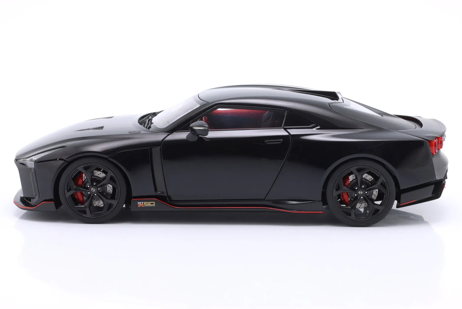 Nissan GT-R50 by Italdesign 2020 schwarz / mattschwarz 1:18 AUTOart