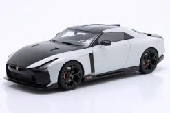 Nissan GT-R50 by Italdesign 2020 weiß metallic / schwarz 1:18 AUTOart