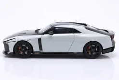 Nissan GT-R50 by Italdesign 2020 weiß metallic / schwarz 1:18 AUTOart