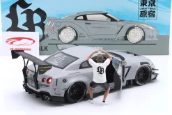 Nissan GT-R (R35) LBWK Bodykit Type 2.0 2024 mattgrau mit Figur 1:18 Solido