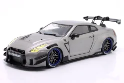 Nissan GT-R (R35) Liberty Walk Bodykit Type 2.0 2023 silber metallic 1:18 Solido