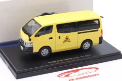 Nissan NV350 Caravan Schulbus Baujahr 2012 gelb 1:43 Ebbro