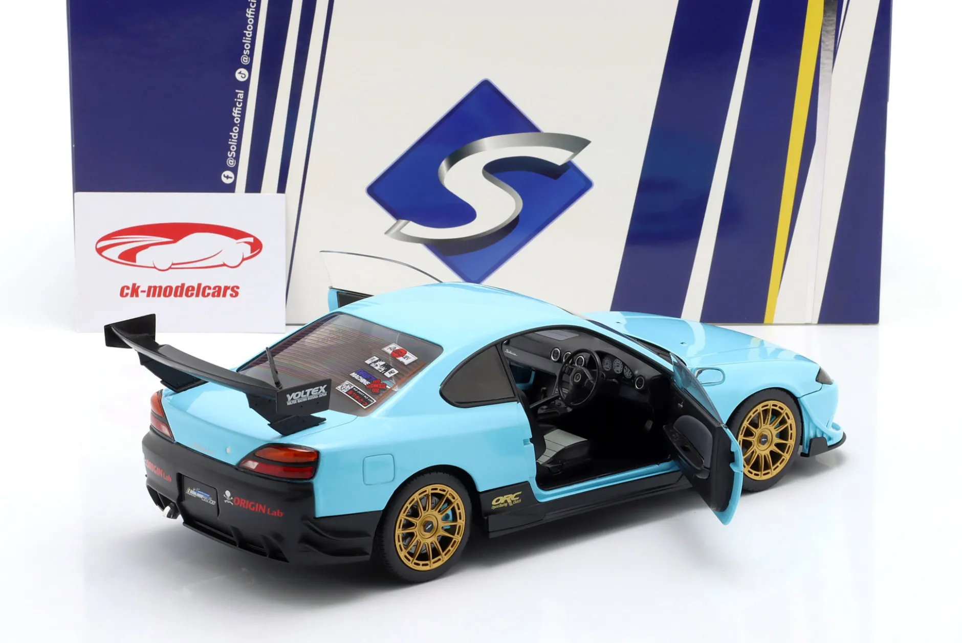 Nissan Silvia (S15) Spec-R Aero Baujahr 1999 babyblau 1:18 Solido