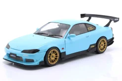 Nissan Silvia (S15) Spec-R Aero Baujahr 1999 babyblau 1:18 Solido