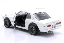Nissan Skyline (C10) Hakosuka Solido Works 1970 perlweiß 1:18 Solido