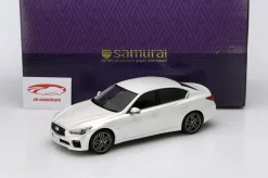 Nissan Skyline 350 GT Hybrid Baujahr 2015 weiß 1:18 Kyosho