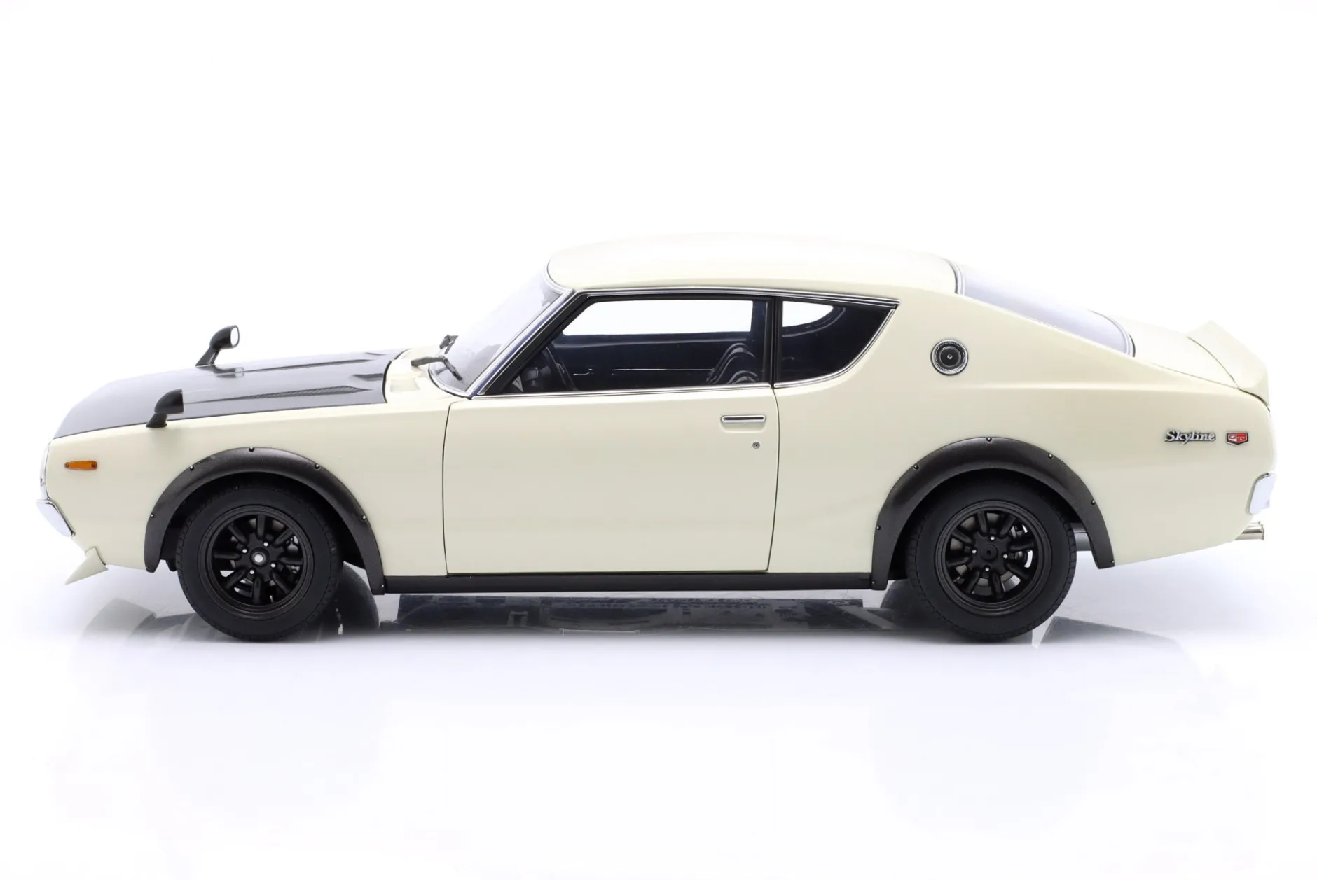 Nissan Skyline 2000 GT-R SPEZ (KPGC110) Tuned Version 1973 weiß 1:18 AUTOart