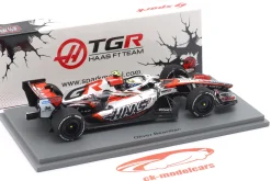 Oliver Bearman Haas VF-26 #87 Japan GP Formel 1 2026 1:43 Spark