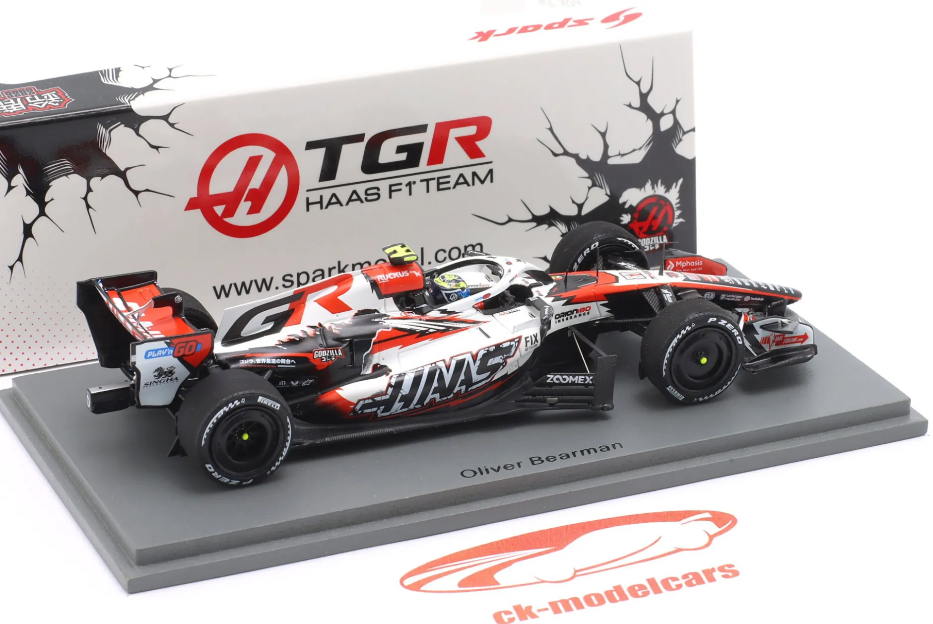Oliver Bearman Haas VF-26 #87 Japan GP Formel 1 2026 1:43 Spark