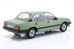 Opel Ascona C Baujahr 1981 hellgrün metallic 1:18 ModelCar Group