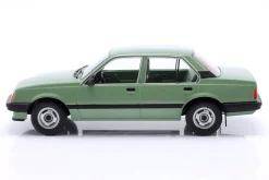 Opel Ascona C Baujahr 1981 hellgrün metallic 1:18 ModelCar Group