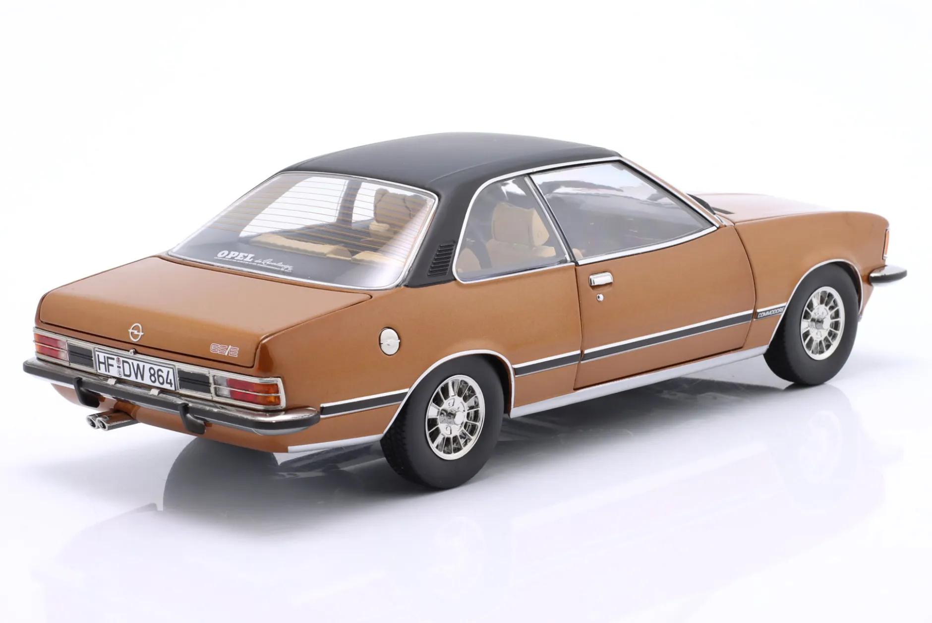 Opel Commodore B GS/E Coupé Baujahr 1975 goldbraun metallic 1:18 TOURING
