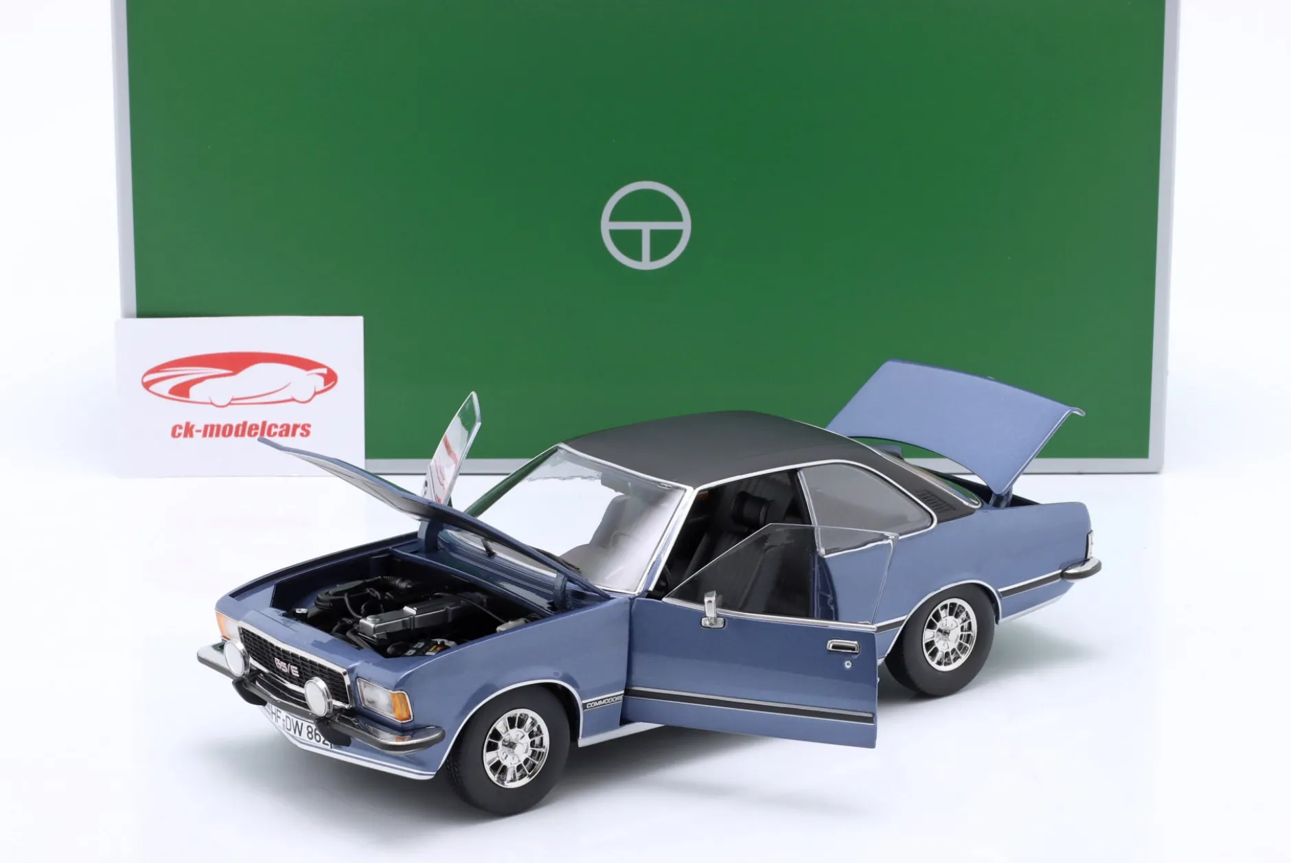 Opel Commodore B GS/E Coupe Baujahr 1975 blau metallic 1:18 TOURING