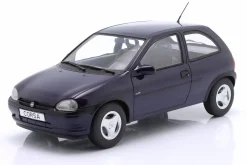 Opel Corsa B Atlanta Baujahr 1996-1997 dunkelblau metallic 1:18 ModelCarGroup