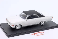 Opel Diplomat V8 Coupe Baujahr 1965 weiß / schwarz 1:24 Hachette