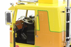 Peterbilt 352 Pacemaker SZM 1977-1979 gelb / braun 1:18 Road Kings