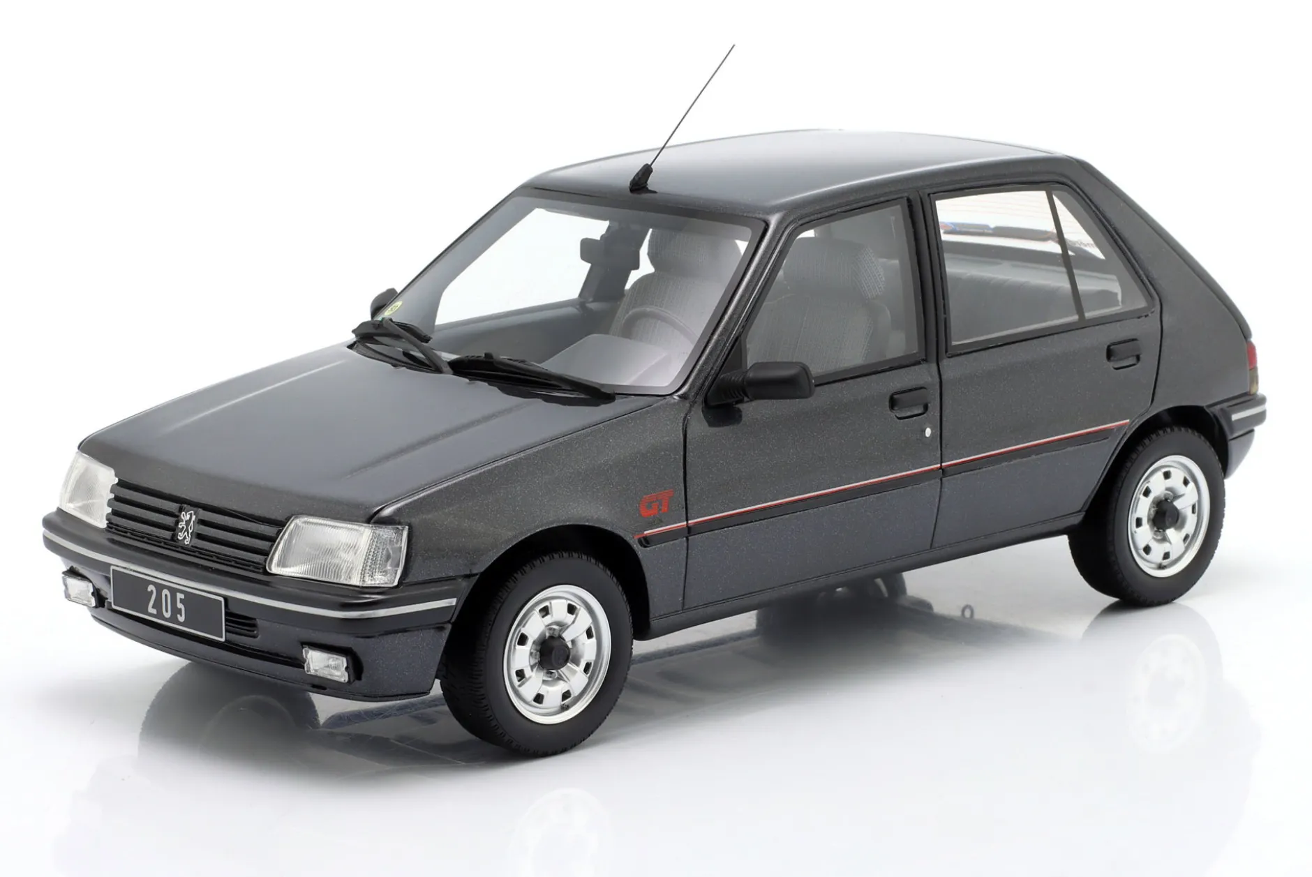 Peugeot 205 GT Baujahr 1993 graphitgrau 1:18 OttOmobile