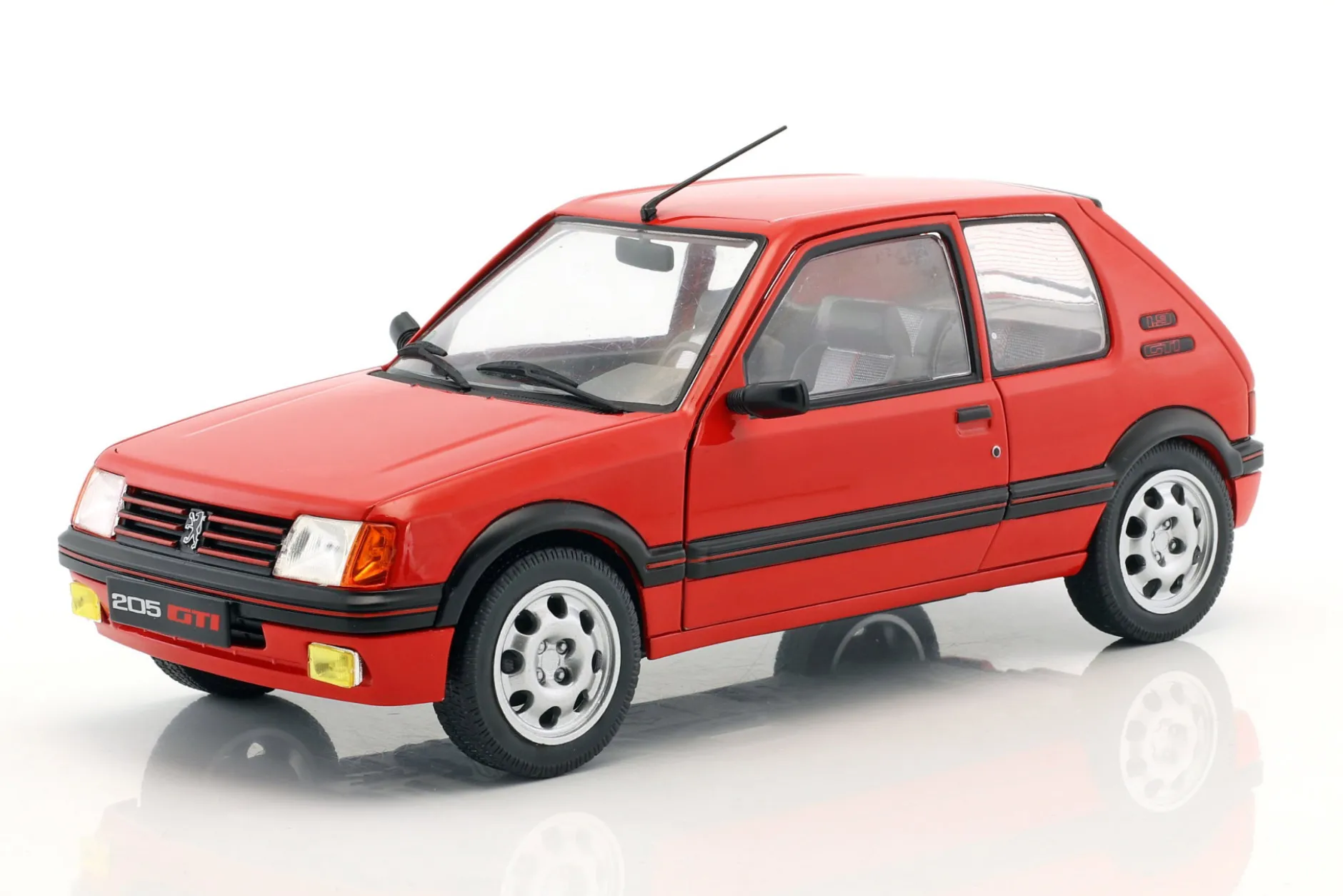 Peugeot 205 GTI MK1 Baujahr 1988 rot 1:18 Solido