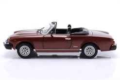 Pininfarina Spidereuropa Baujahr 1982 rotbraun metallic 1:18 TOURING