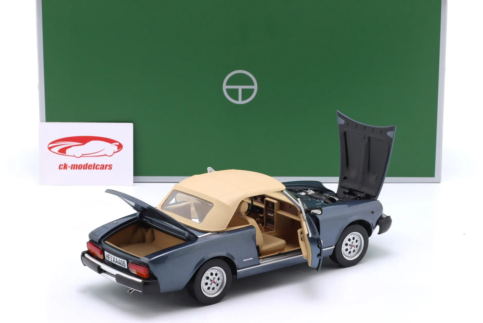 Pininfarina Spidereuropa Baujahr 1982 blau metallic 1:18 TOURING