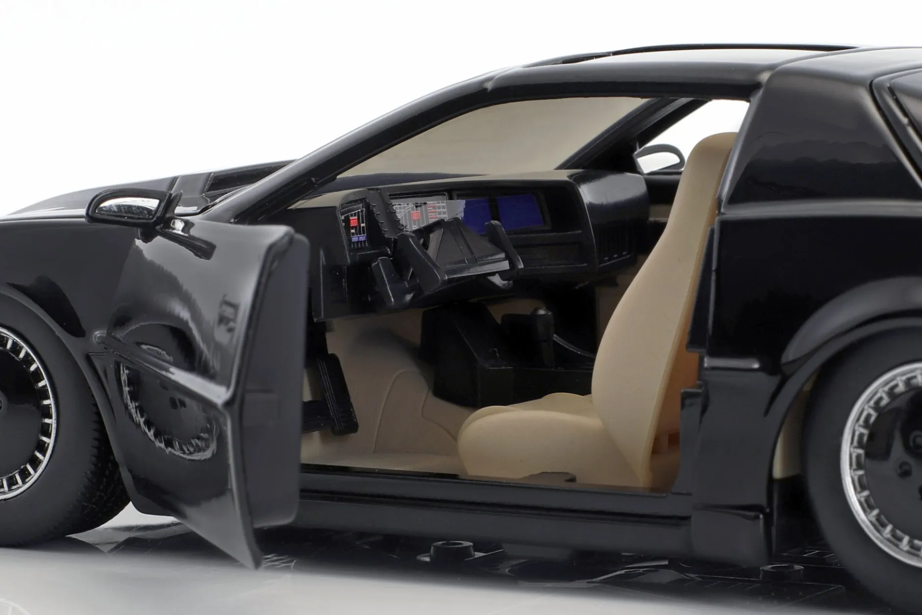 Pontiac Firebird K.I.T.T. TV-Serie Knight Rider (1982-1986) schwarz 1:24 Jada Toys